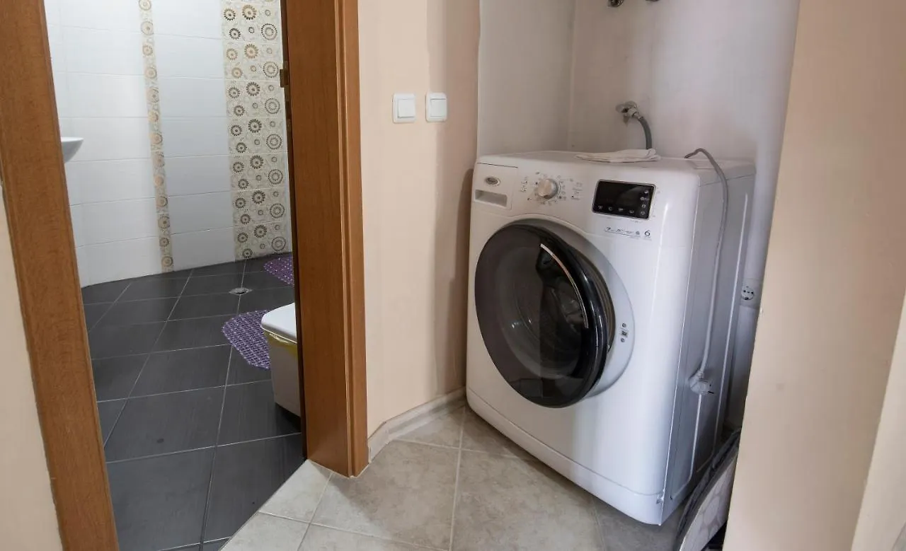 Azure Pretty Apartment Top Location Near Sea Garden Burgas City Bulgarien